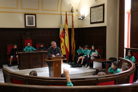 El alcalde recibe al alumnado de 5º y 6º de primaria del colegio San Vicente Ferrer de Sagunto