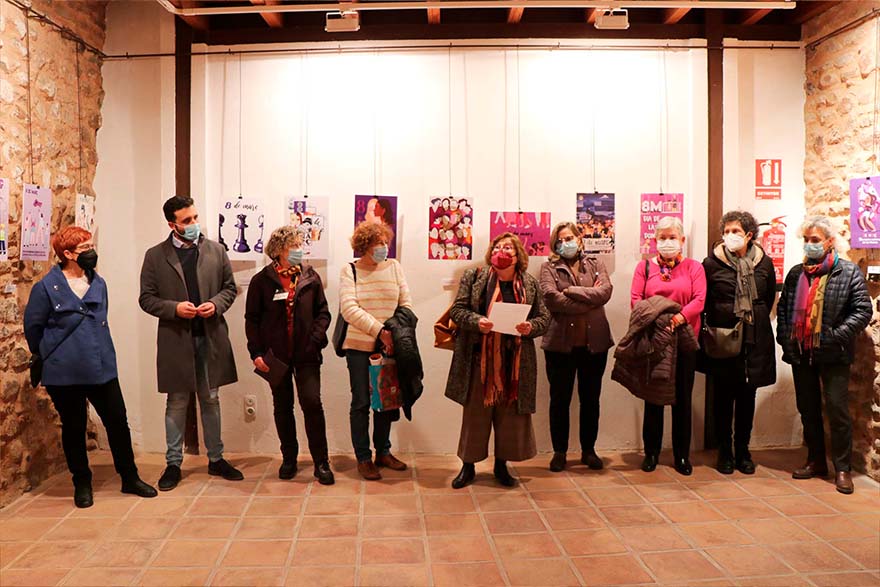 Els cartells del 8M i una exposició sobre l'Afganistan protagonitzen l'inici de la programació del Dia de les Dones