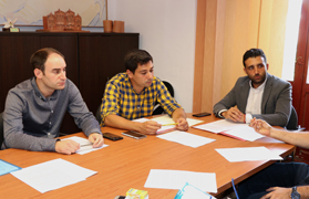 Grupos políticos y representantes vecinales consensúan una declaración institucional en la Comisión Especial de Playas