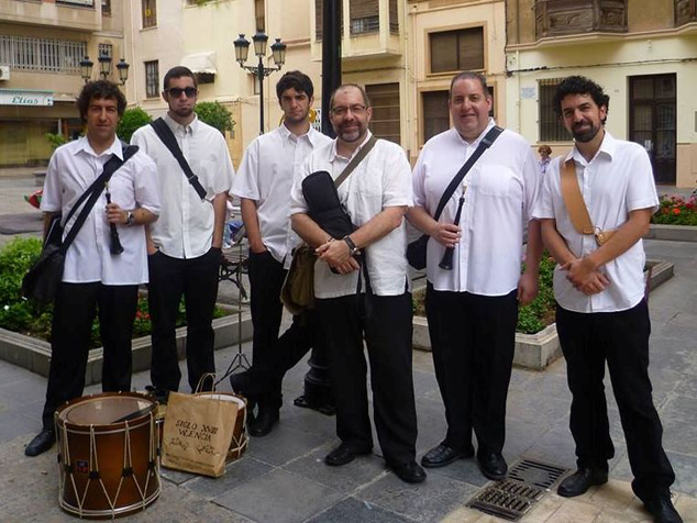 La asociación Amics de la música tradicional. Dolçainers de Sagunt y la Escola de dolçaina i tabal Honorat Gil de Alfarp ofrecerán un concierto de intercambio