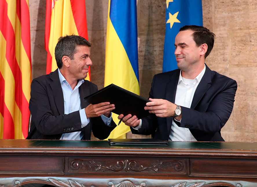 El president de la Generalitat Valenciana firma el conveni de col·laboració amb PowerCo per a desenvolupar el Battery Campus