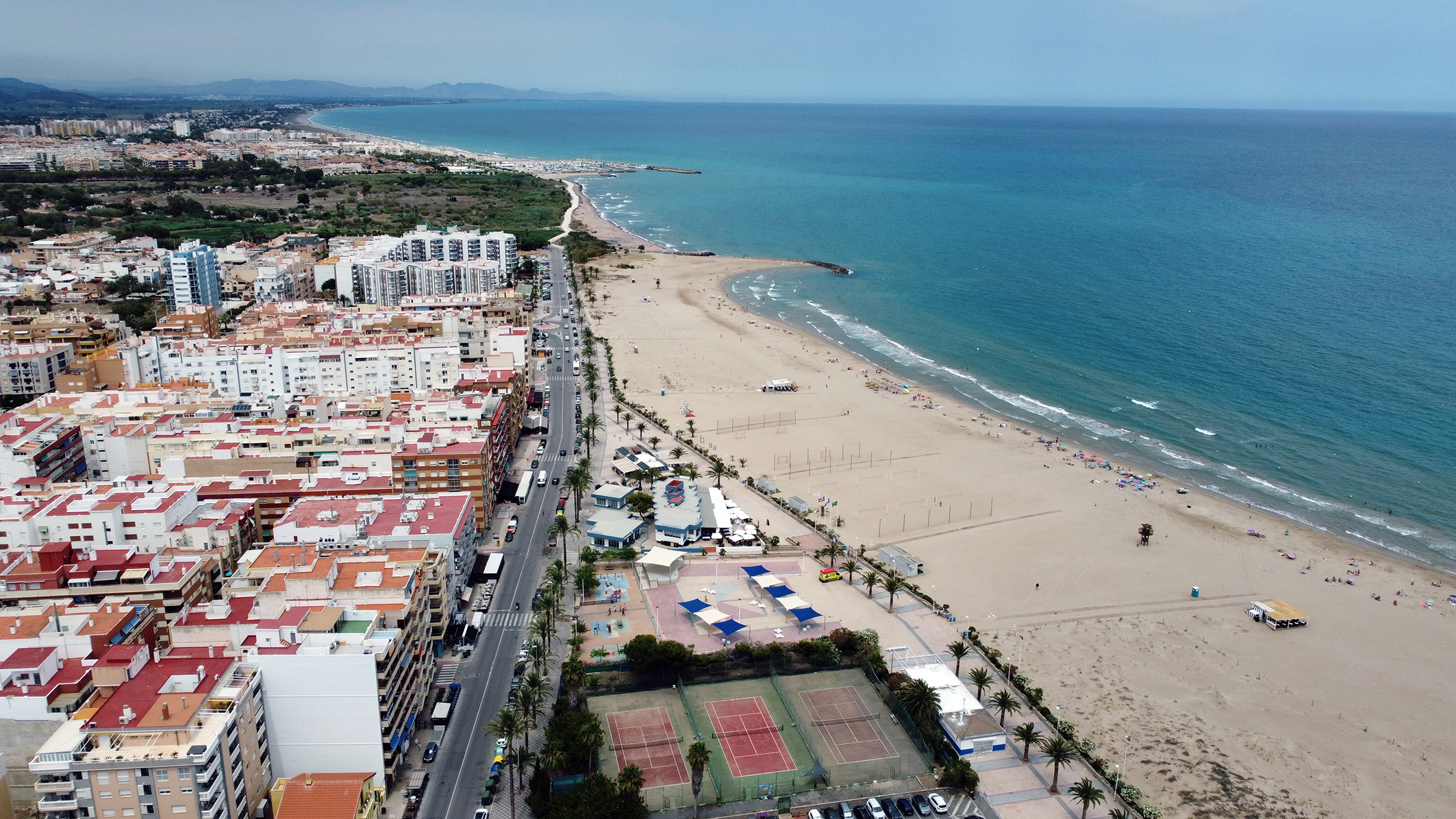 Sagunto saca a licitación la gestión de tres quioscos y seis chiringuitos en las playas de la ciudad