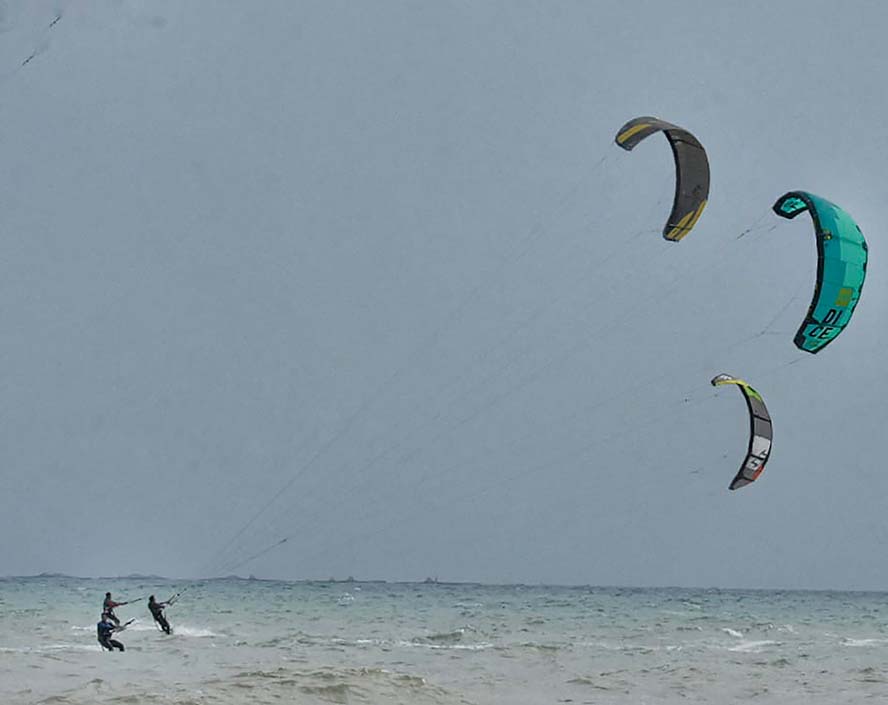 'Surcando las olas', una exposició fotográfica sobre surf, windsurf i 'kitesurf'