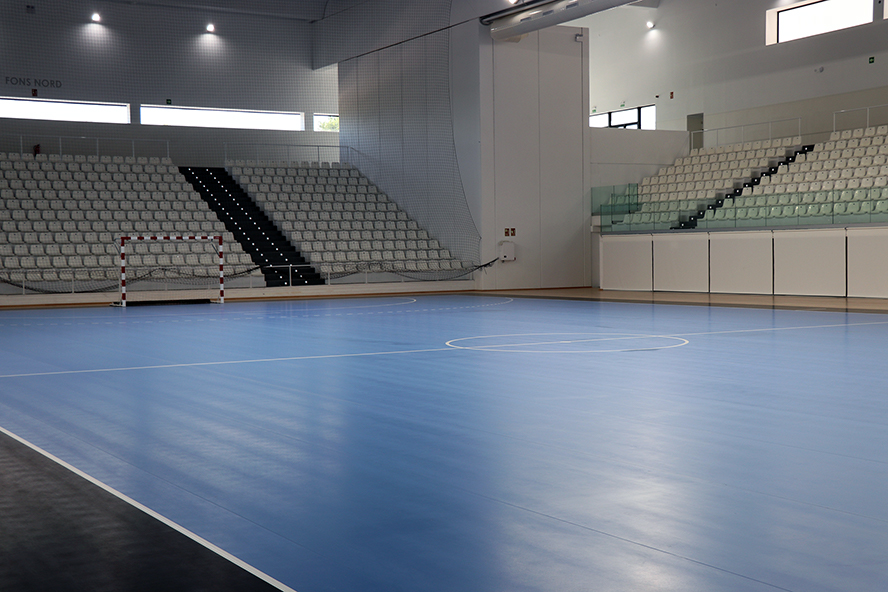 La pista blava del nou pavelló Port de Sagunt ja està operativa