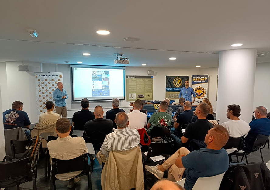 Sagunto acoge una jornada especializada en documentoscopia policial para la detección de falsificaciones