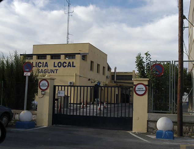 La Policía Local detiene a cuatro personas por robos en dos actuaciones la pasada noche