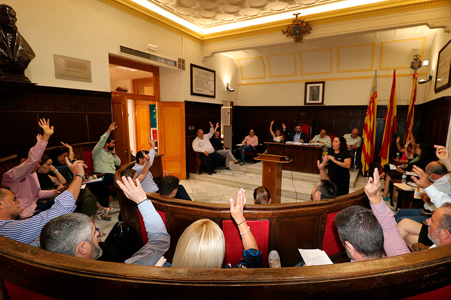 El Ple aprova una declaració institucional de suport als damnificats del Marroc i Líbia