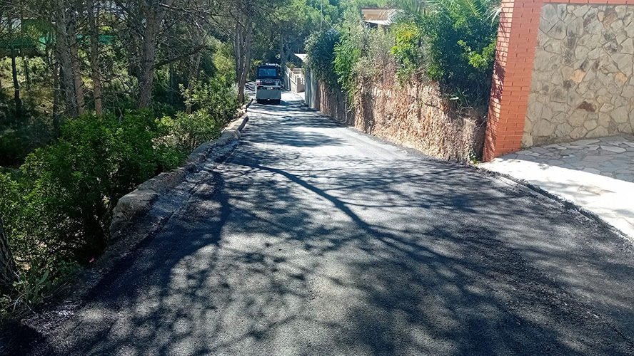 El Consell Agrari comienza los trabajos de asfaltado de caminos rurales para mejorar el acceso