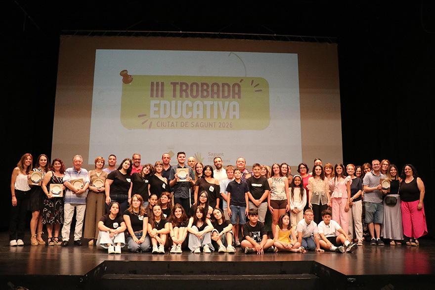 La III Trobada Educativa Ciutat de Sagunt reconoce a los mejores proyectos escolares y las personas destacadas del presente curso académico
