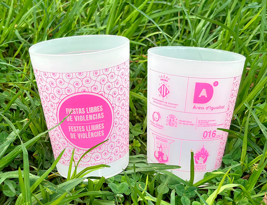 La Regidoria d'Igualtat repartix 7.500 gots entre els i les penyistes de Sagunt amb el lema “Festes lliures de violències”