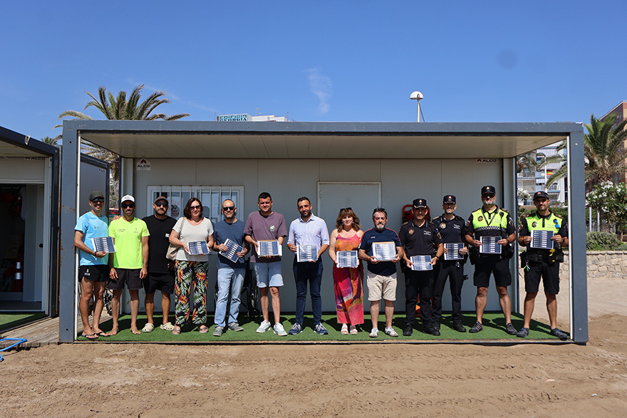 La Policía Local de Sagunto repartirá pulseras antipérdida para niños, niñas y personas mayores en las zonas de playa