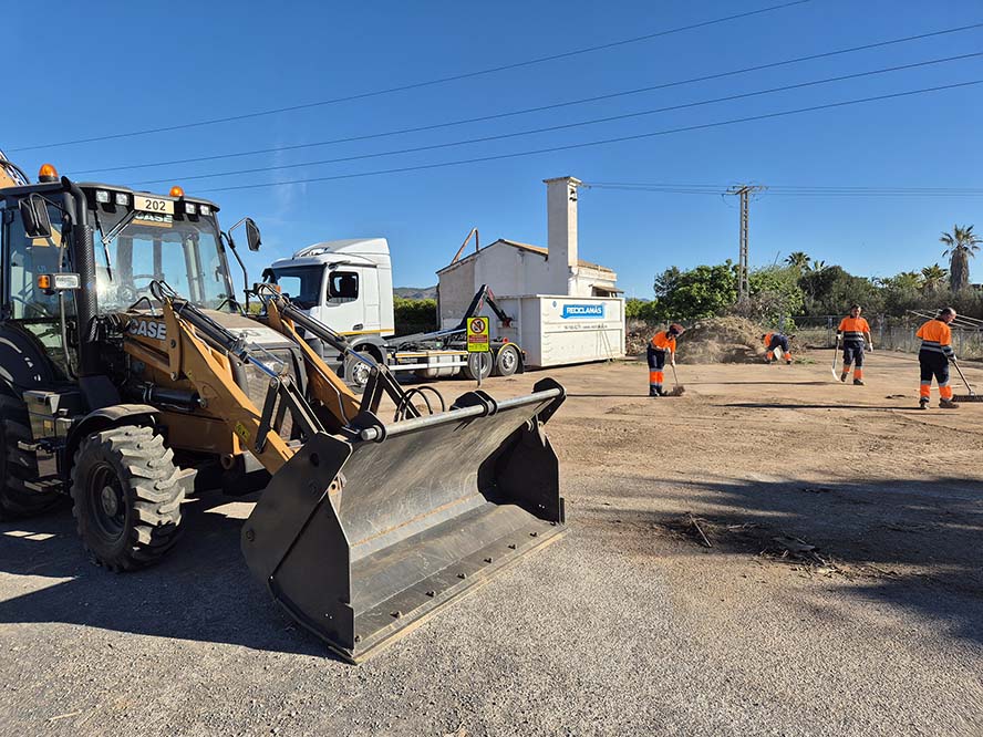La SAG i el Consell Local Agrari col·laboren en els treballs de neteja dels horts urbans