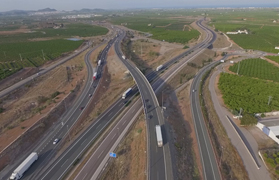 El Pleno insta al Gobierno central a garantizar la gestión pública y uso gratuito de la AP-7