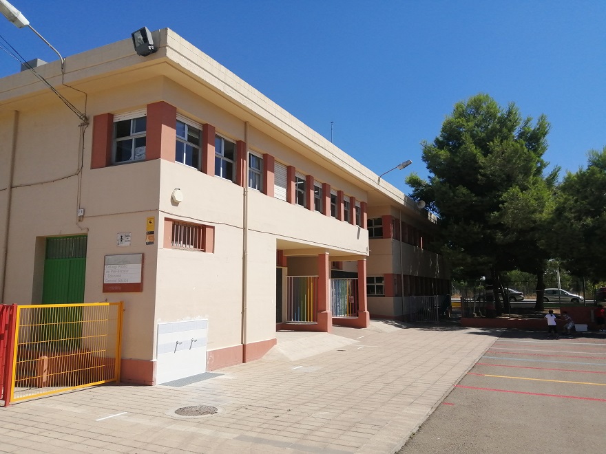 La Corporació acorda ampliar i condicionar el pati del CEIP La Pinaeta