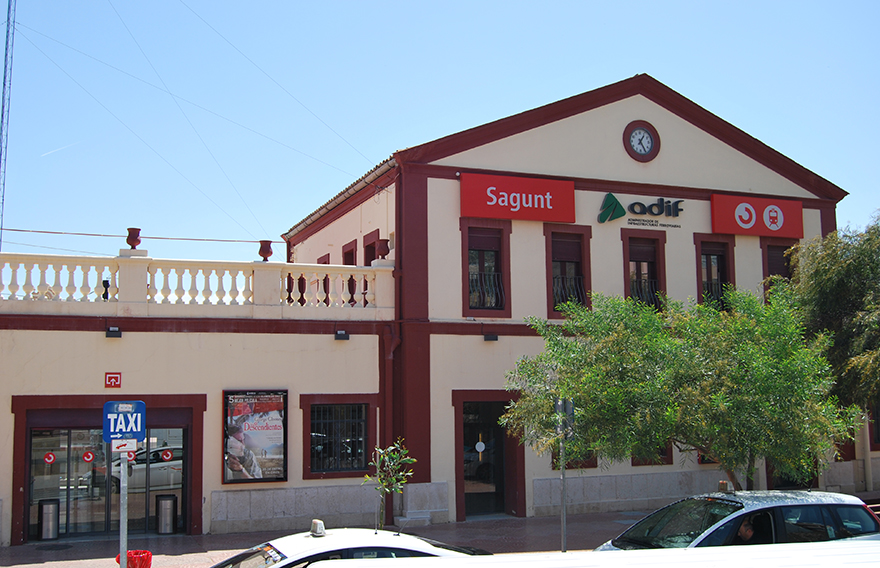 El ple insta el Consell que exigisca a l'Estat la transferència de les competències dels servicis ferroviaris de Rodalies