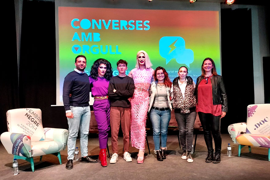 El cicle de xarrades 'Converses amb orgull' presenta veus de persones del col·lectiu LGTBI que relaten les seues realitats i experiències vitals