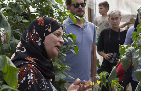 Encuentro en La Tenda de Tot el Món con mujeres de cooperativas de Palestina