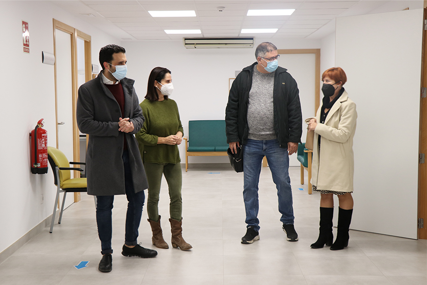 L'alcalde de Sagunt i el regidor de Majors visiten els CEAMs i les residències del municipi