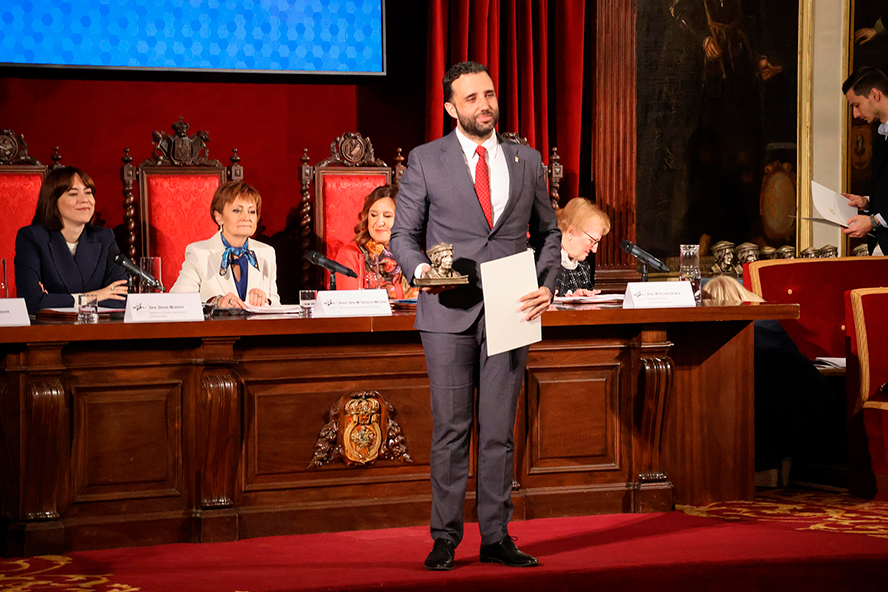 El Ayuntamiento de Sagunto recibe un reconocimiento de la Universidad de Valencia por el trabajo conjunto entre ambas instituciones