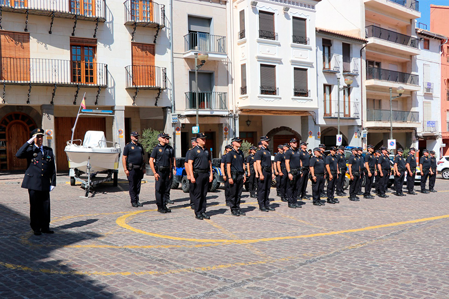 El cos de la Policia Local de Sagunt rep dos altes distincions de la Generalitat Valenciana
