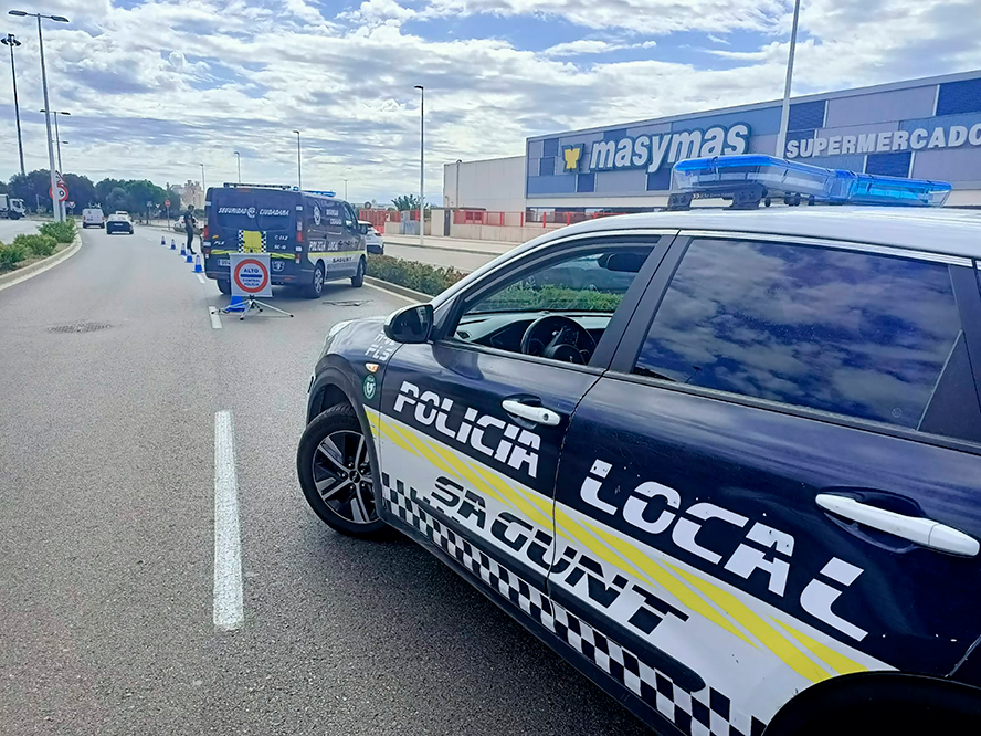 La Policía Local de Sagunto se suma a la campaña de la DGT para reforzar el uso del cinturón de seguridad y los sistemas de retención infantil