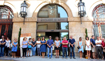 Minuto de silencio en Sagunto en señal de condena por el atentado de Barcelona
