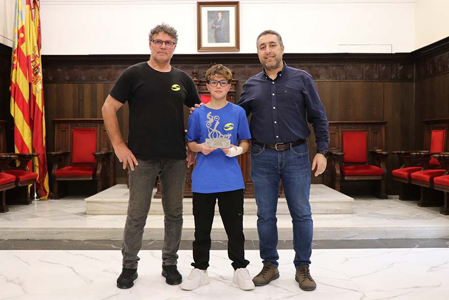 El Ayuntamiento de Sagunto reconoce los logros de la deportista Luz Antonino