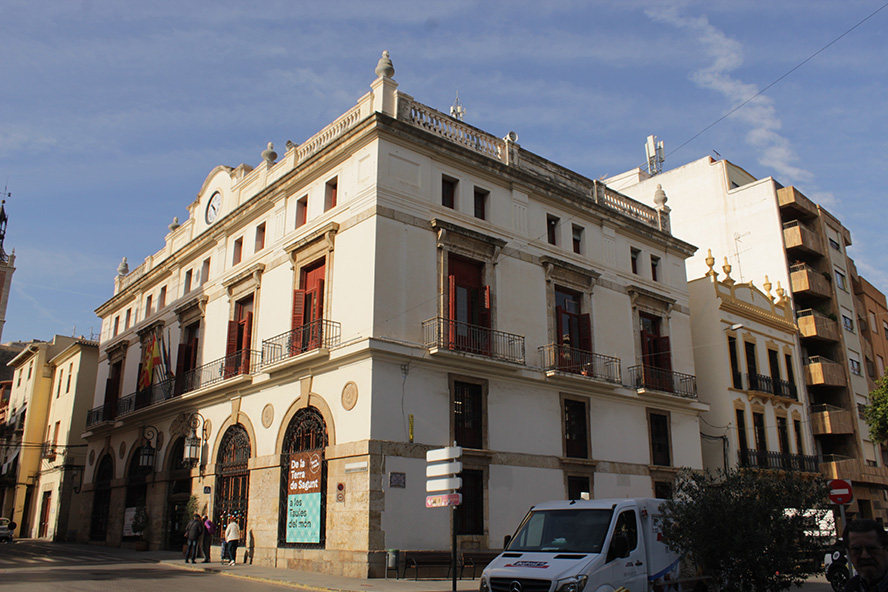 L'Ajuntament de Sagunt decreta tres dies de dol i suspén les activitats per l'assassinat masclista ocorregut a la ciutat