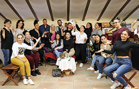 Els tallers de Dramatització i de Customització de Serveis Socials impliquen les alumnes en la vida social i cultural 