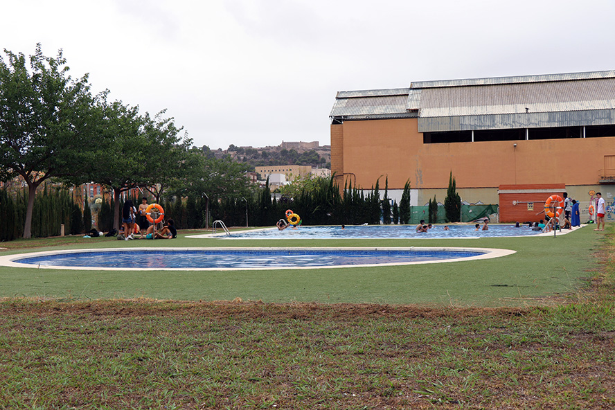 L'Ajuntament de Sagunt inaugura la temporada estival de la piscina municipal i les pistes de pàdel del poliesportiu René Marigil