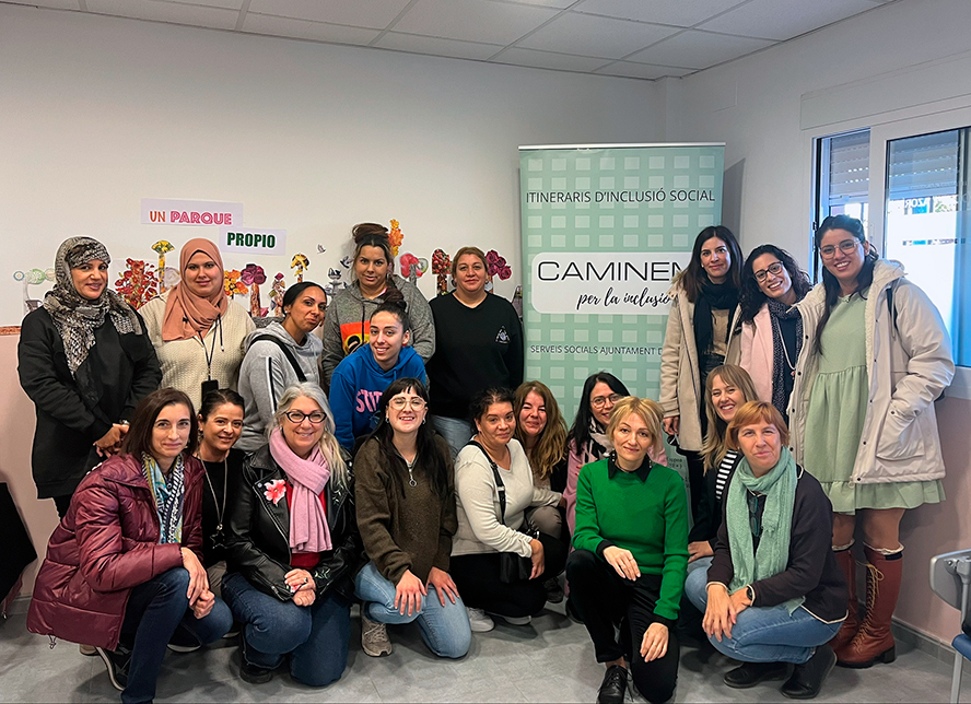 L'àrea de Serveis Socials presenta 'Costuras de Sal', un taller inclusiu per a dones