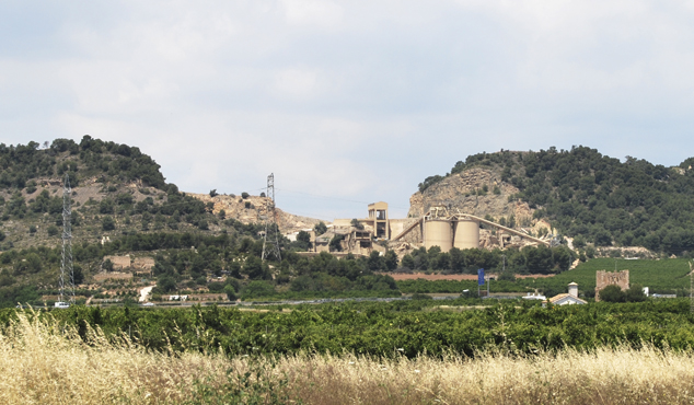 El Tribunal Supremo reafirma la denegación de la Declaración de Interés Comunitario de la ampliación de la cantera de Lafarge en la montaña de Romeu