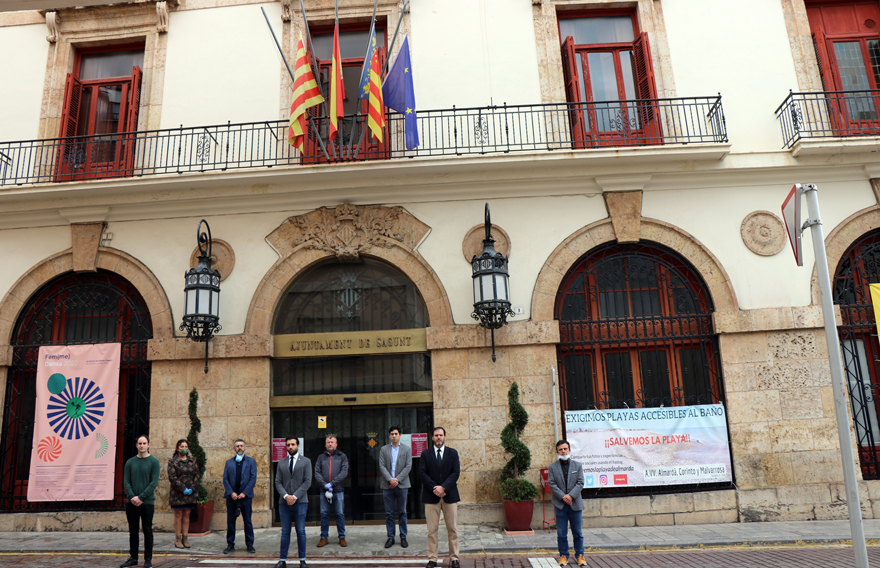 La Corporació Municipal guarda tres minuts de silenci per les víctimes de la COVID-19