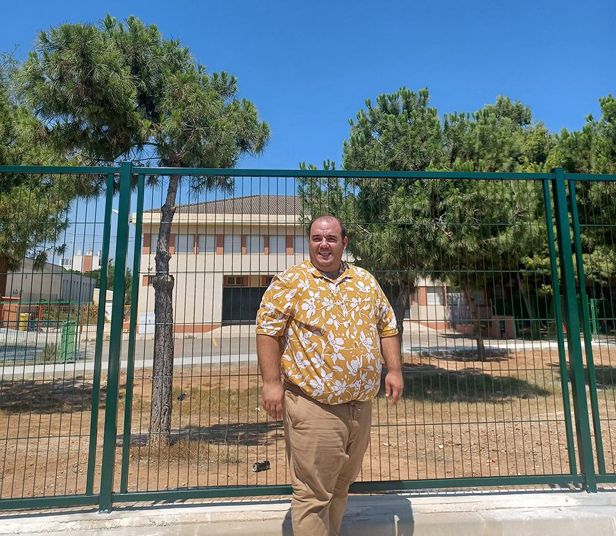 Sagunt millora el CEIP La Pinaeta amb un nou espai verd i d’ombra al pati del col·legi