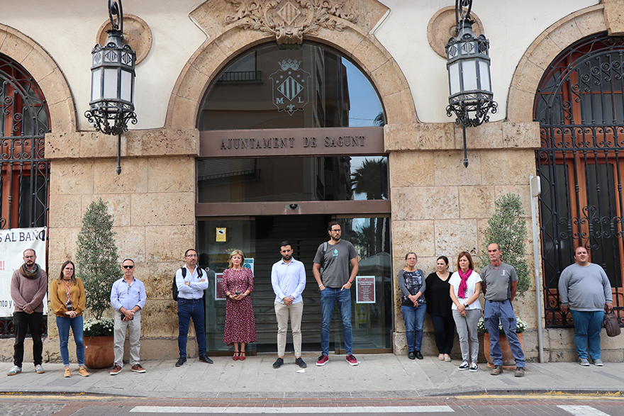 Sagunt guarda un minut de silenci en senyal de condemna i repulsa per l’assassinat d’Olivia en Gijón