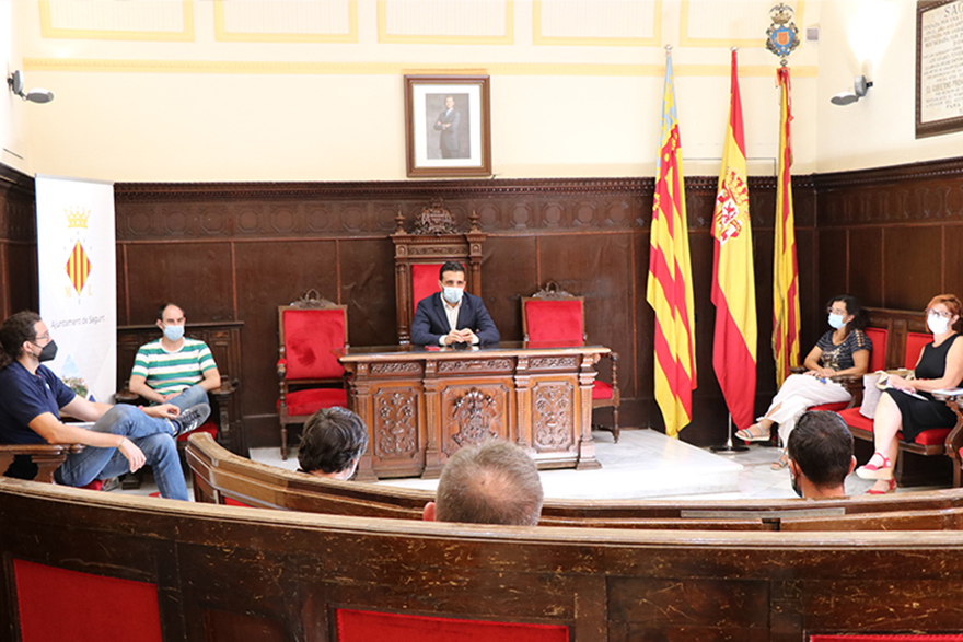 L'alcalde i la Junta de Portaveus municipal mantenen una reunió amb el comité d'empresa de la fàbrica Pilkington