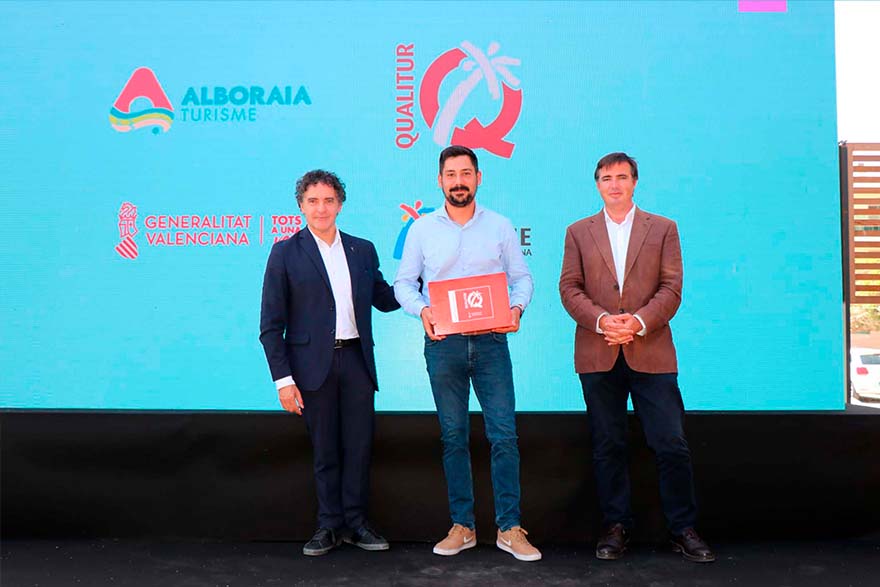 Les platges del Port de Sagunt, Almardà i Corinto mantenen el segell de qualitat de les banderes Qualitur un estiu més