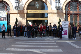 Sagunto guarda un minuto de silencio por el presunto asesinato machista ocurrido en Loeches 