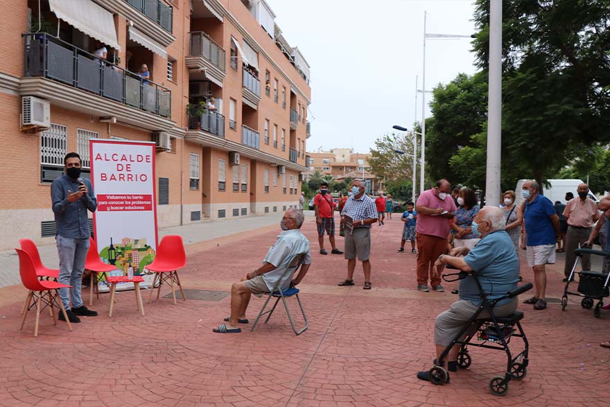 La nova iniciativa Alcalde de Barri es va estrenar ahir en el barri ‘Los Ríos’