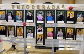 Les alumnes del taller per a dones gitanes ‘L'art d'aprendre’ de Serveis Socials exposen els seus treballs