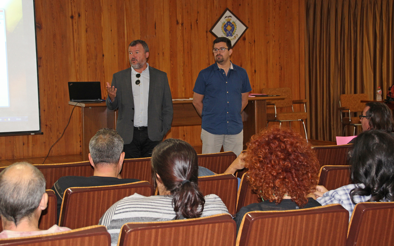 El alcalde de Sagunto y el delegado de Personal dan la bienvenida a los trabajadores del Plan de Inversiones Urgentes del Ayuntamiento