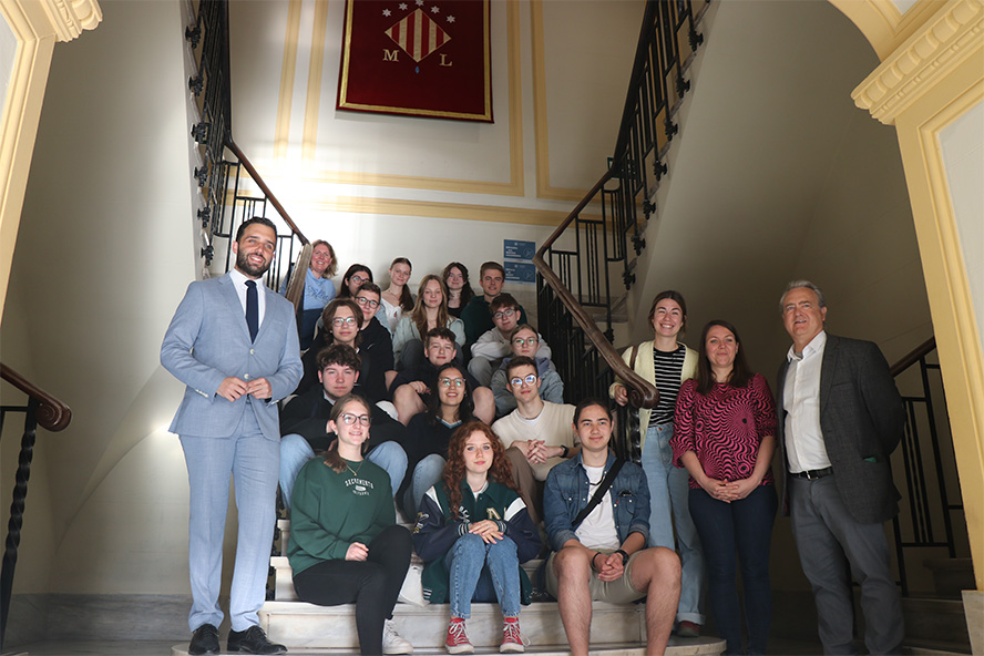 L'Ajuntament de Sagunt rep 17 estudiants d'Alemanya