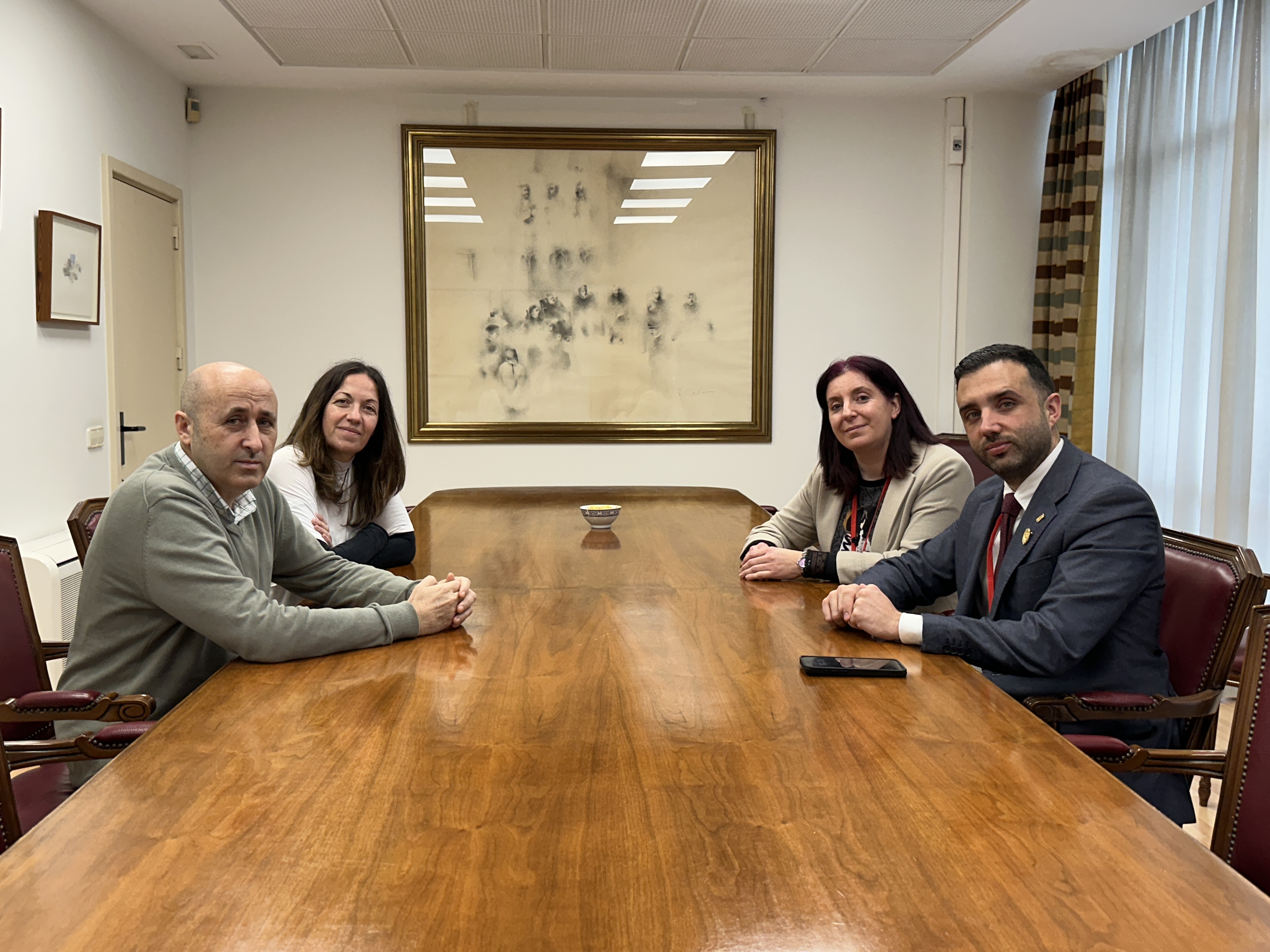 La Confederación Hidrográfica del Júcar (CHJ) y el Grupo de Emergencias del Camp de Morvedre abordan la mejora del Palancia