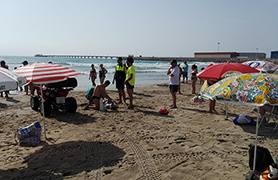 Playas atiende a tres mujeres