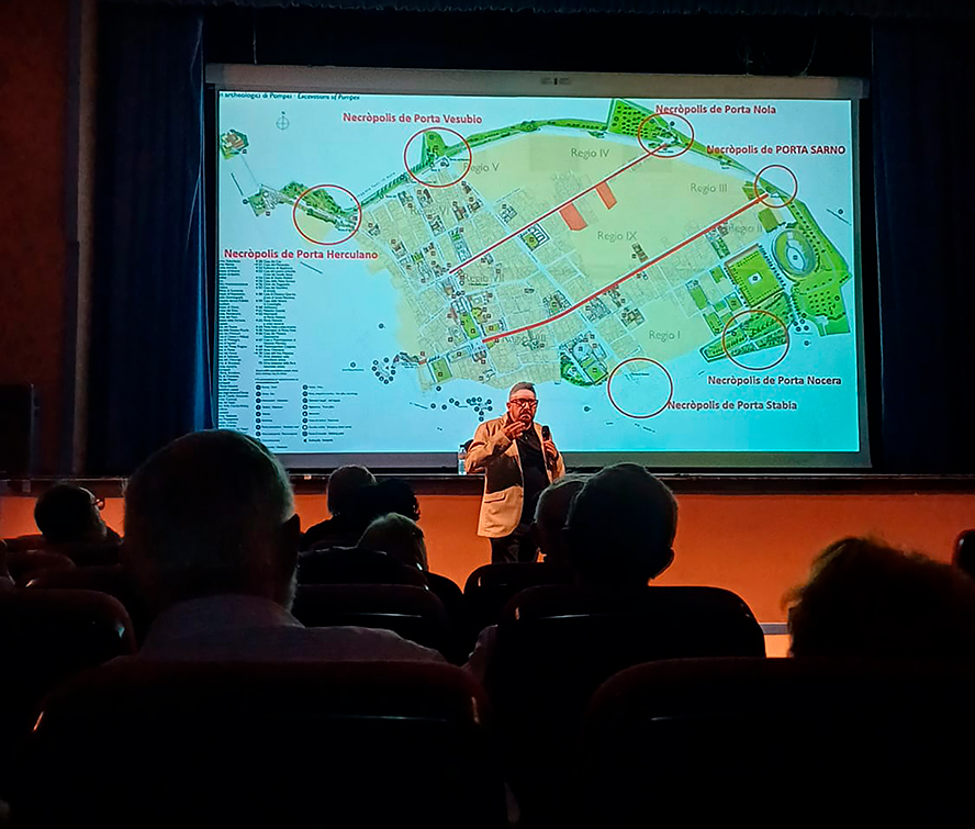 Una conferencia sobre los nuevos descubrimientos en Pompeya despertó el interés de la ciudadanía