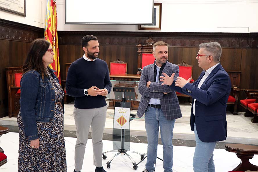 La Banda de Cornetes i Tambors Morvedre presenta el seu XX aniversari a l'Ajuntament de Sagunt