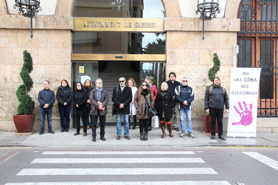  Sagunto guarda un minuto de silencio por los presuntos asesinatos machistas ocurridos en Lanzarote, Madrid y Zaragoza