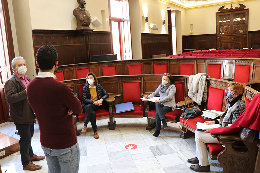 L’Associació de Professorat Prósopon Sagunt presenta a l’Ajuntament de Sagunt el projecte del XXIV Bis Festival de Teatre Grecollatí