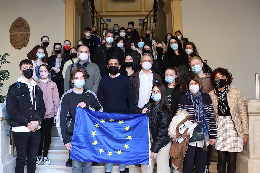 L'Ajuntament de Sagunt rep l'alumnat i professorat del programa Erasmus+ de l'IES Clot del Moro