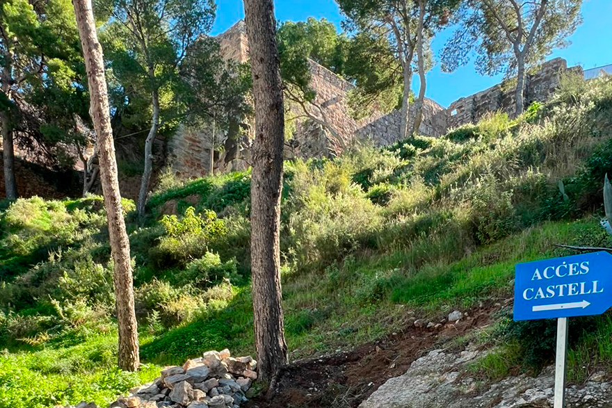 Iniciadas las obras de mejora de la accesibilidad del entorno monumental del Castillo y el Teatro Romano